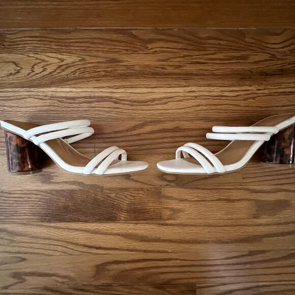 Lauren Conrad Memory Foam White Sandals - Size 5.5 M - New! - Picture 2 of 8